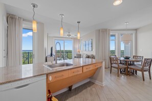 Interior - Bay Time 5712-Steps to Shops-Sleeps 4 (Miramar Beach)