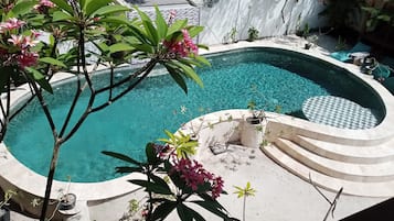 Kolam renang terbuka