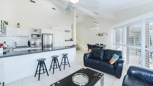 Watermark Apartments - Close to the Beach