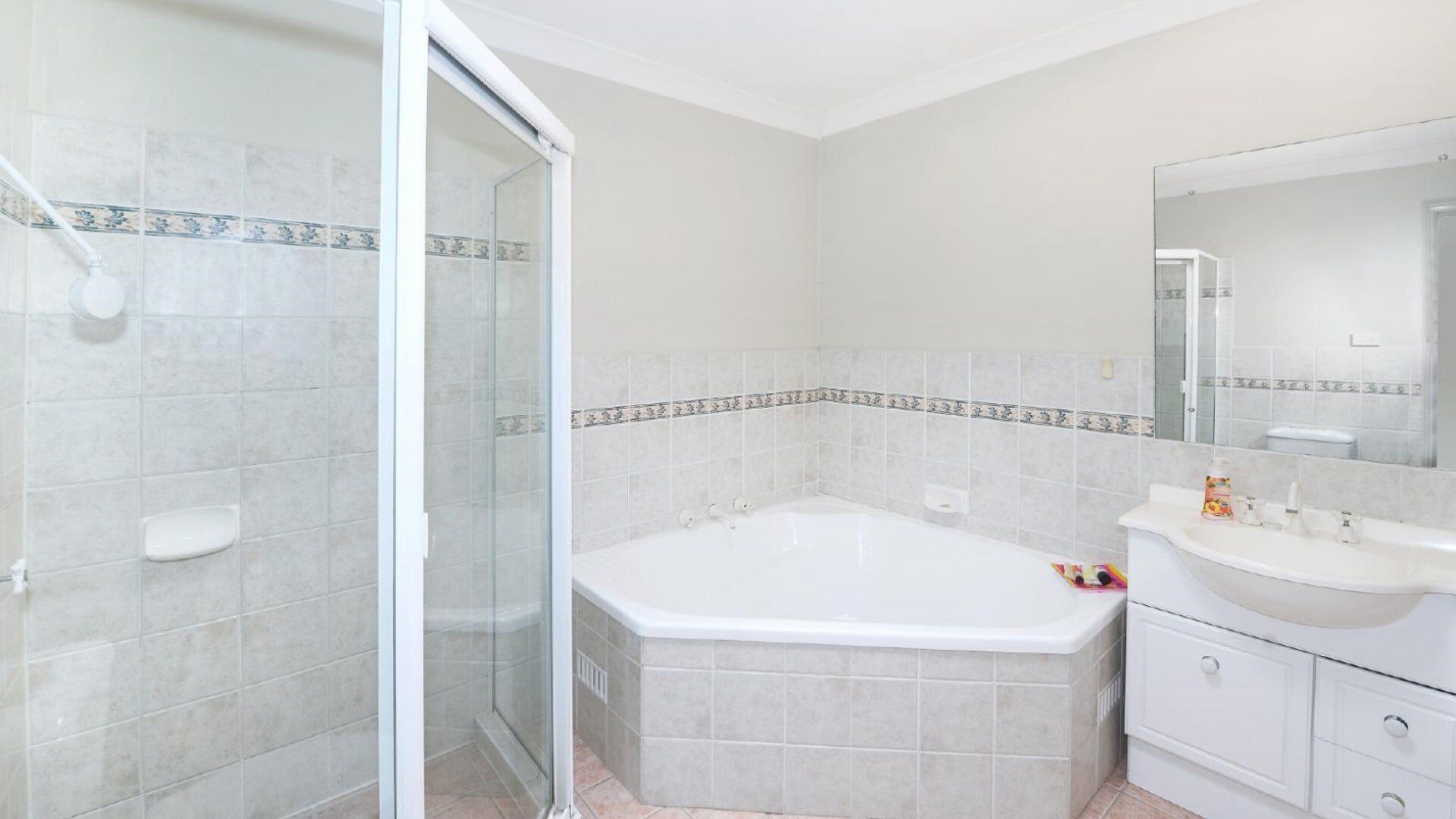 Bathtub