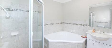 Bathtub