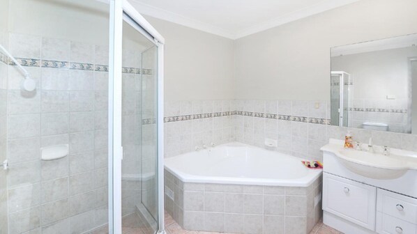 Bathtub