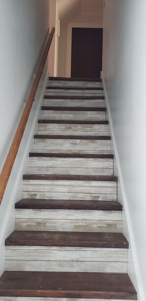 Interior - Slice of Heaven w/ Country Charm & All The Conveniences for Business & Pleasure! (Emmetsburg)