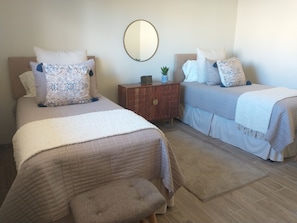 5 habitaciones, tabla de planchar con plancha, wifi y ropa de cama 