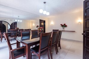 تناول الطعام