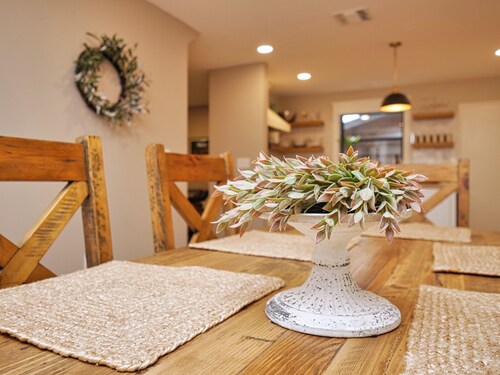 Peaceful pet & family friendly MotherLode Cabin - steps to historic Sutter Creek