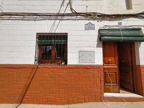 تفاصيل الفندق من الخارج