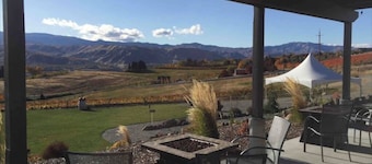 Spacious home on a vineyard near Gorge Amp.,Leavenworth,chelan and Mission Ridge