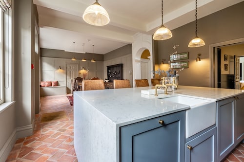 70 Walmgate -  a premium stay that sleeps 11 guests  in 5 bedrooms