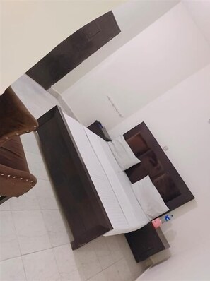 Deluxe Double Room | 1 bedroom, iron/ironing board