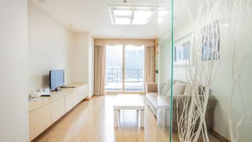 Gold Suite | 1 bedroom, free WiFi