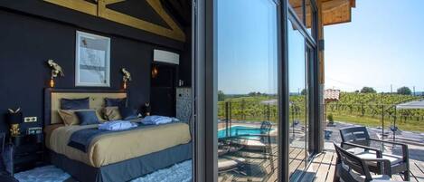 1 soverom, safe på rommet, skrivebord og strykejern/-brett