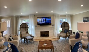 Smart TV, fireplace