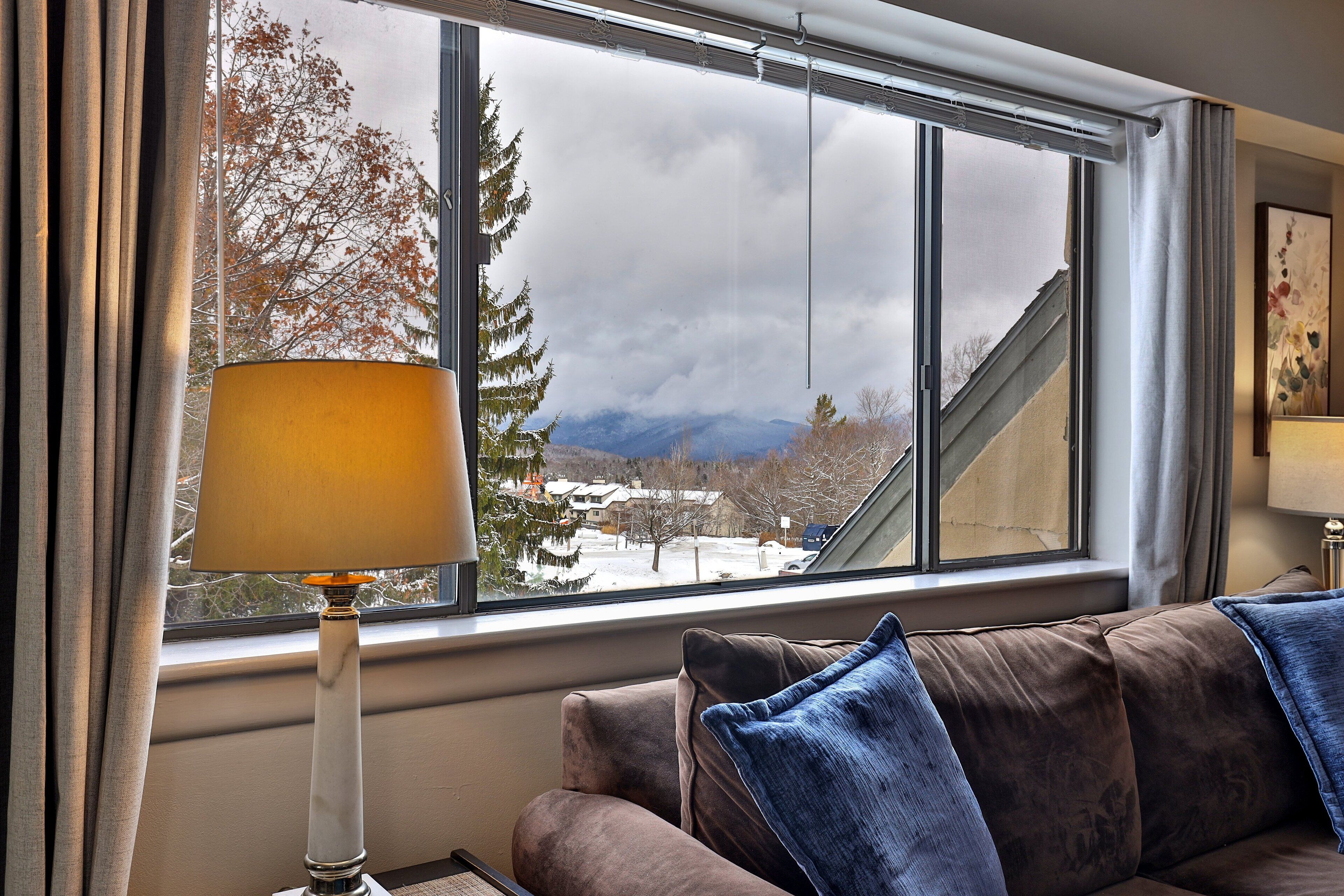 Télévision, cheminée