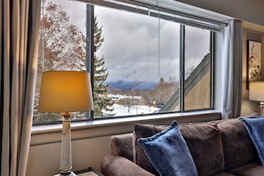 Télévision, cheminée