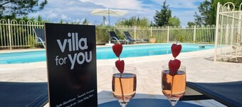 Spacious villa with pool in Montbrun