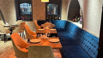 Der serveres morgenmad, frokost og aftensmad