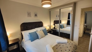 3 chambres, fer et planche à repasser, Wi-Fi gratuit