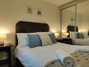 3 makuuhuonetta, silitysrauta/-lauta, ilmainen Wi-Fi