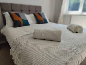 4 Schlafzimmer, Schreibtisch, Bügeleisen/Bügelbrett, kostenloses WLAN