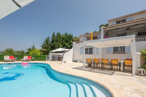 Bellevue, breathtaking, heatable pool, airconditioning in Provence