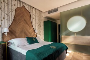 Minibar, bureau, espace de travail pour ordinateur portable