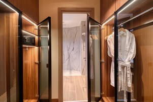 Leo Suite | Bathroom | Shower, rainfall showerhead, hair dryer, slippers