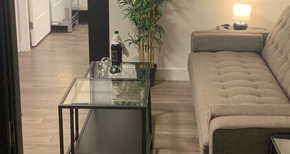 Modern, stylish, bright and peaceful 2 Bedroom New Suite. Fully licensed