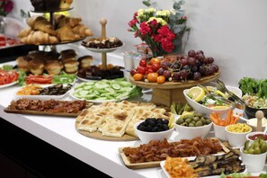 Daily buffet breakfast (USD 10 per person) - Graf Hotel (Tbilisi)