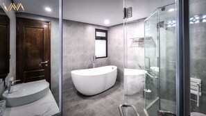 Shower, rainfall showerhead, designer toiletries, hair dryer - VNAHOMES APARTHOTEL (Hanoi)