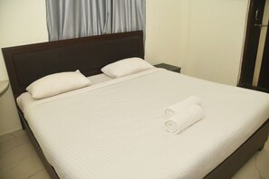 Luxury-Zimmer, 1 Queen-Bett | Kostenloses WLAN, Bettwäsche