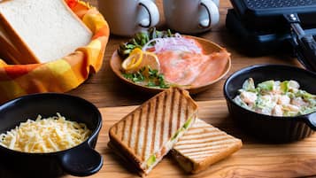 Daily English breakfast (JPY 2000 per person)