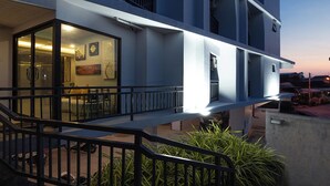 Ảnh chưa phân loại, 5 trong số 32 ảnh, nút