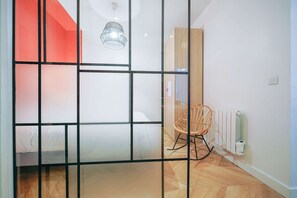 2 Schlafzimmer, Schreibtisch, Bügeleisen/Bügelbrett, WLAN