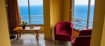 Casa Mara Tenerife - Three-bed Apartment with Ocean View