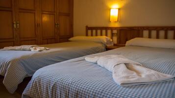 1 habitación, acceso a internet y ropa de cama