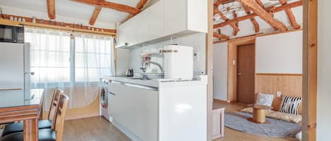 Basic Room, 2 Bedrooms (Bakkatchae(Solitary)) | 2 bedrooms, free WiFi