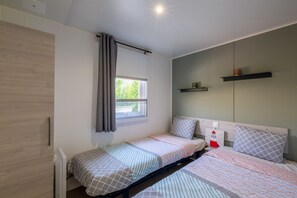 3 bedrooms, iron/ironing board, travel cot, free WiFi