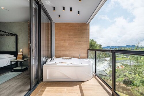 Olive 311 · Apto de lujo estilo industrial-con Jacuzzi privado