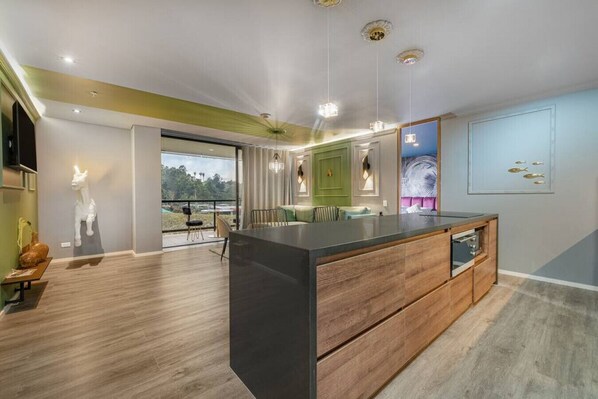 المنشأة من الداخل