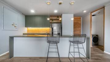 Fridge, microwave, oven, stovetop