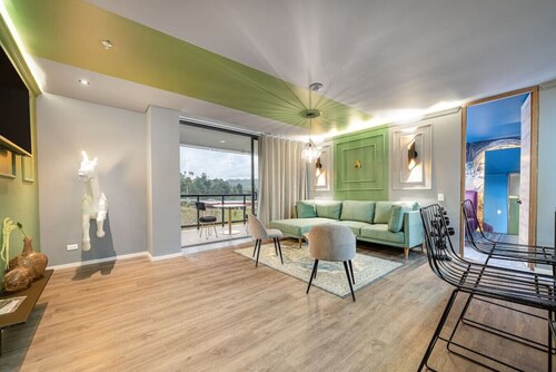 Olive 303 · Luxury 2BR Apt Paris Style in Alto Las Palmas