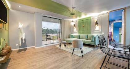 Olive 303 · Luxury 2BR Apt Paris Style in Alto Las Palmas