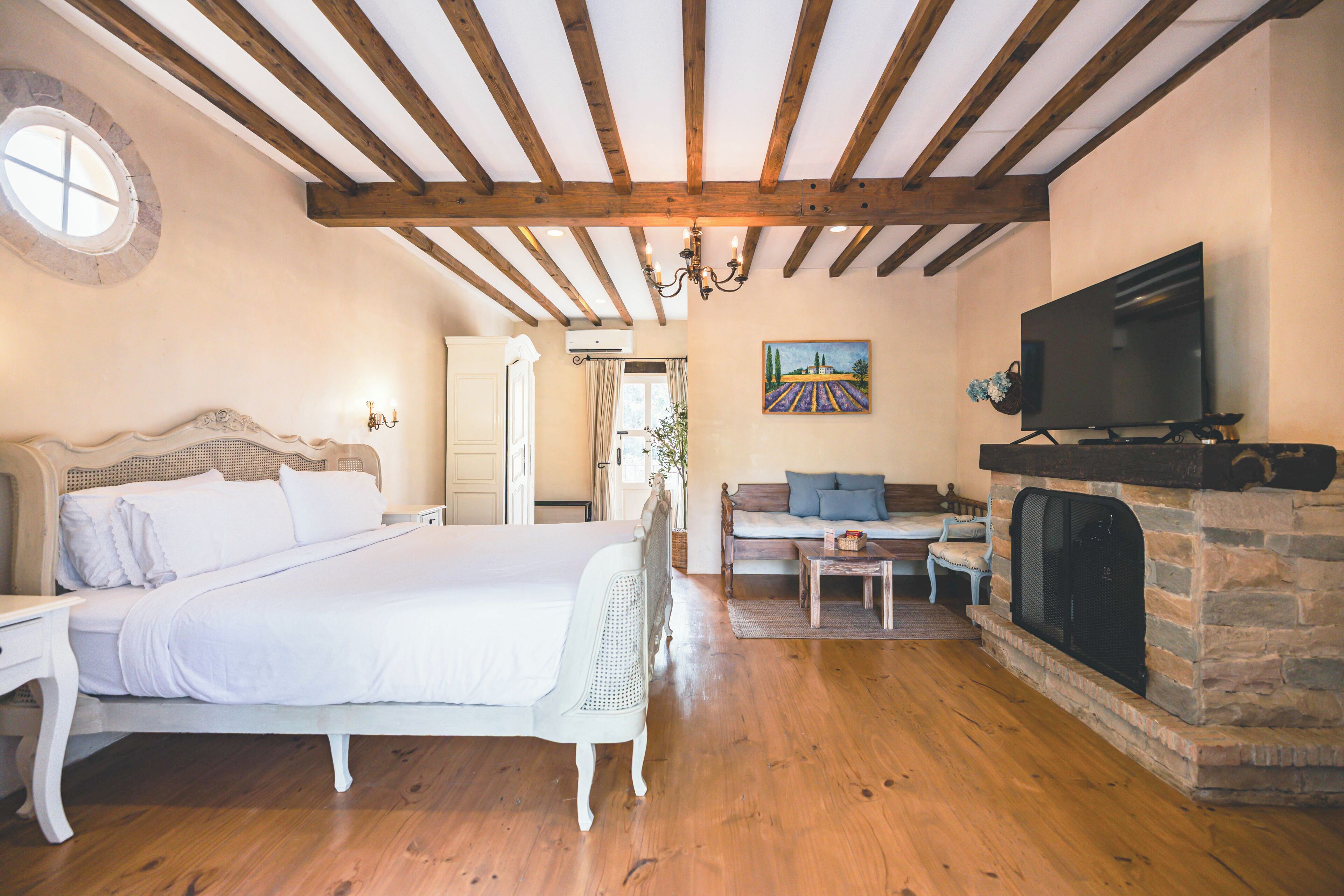 Minibar, caja de seguridad en la habitación, escritorio y wifi gratis 