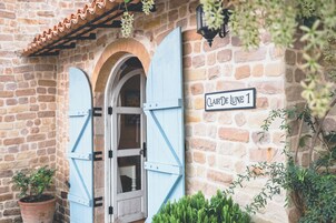 Lotus Villa | 迷你吧、客房内保险箱、办公桌、免费 WiFi