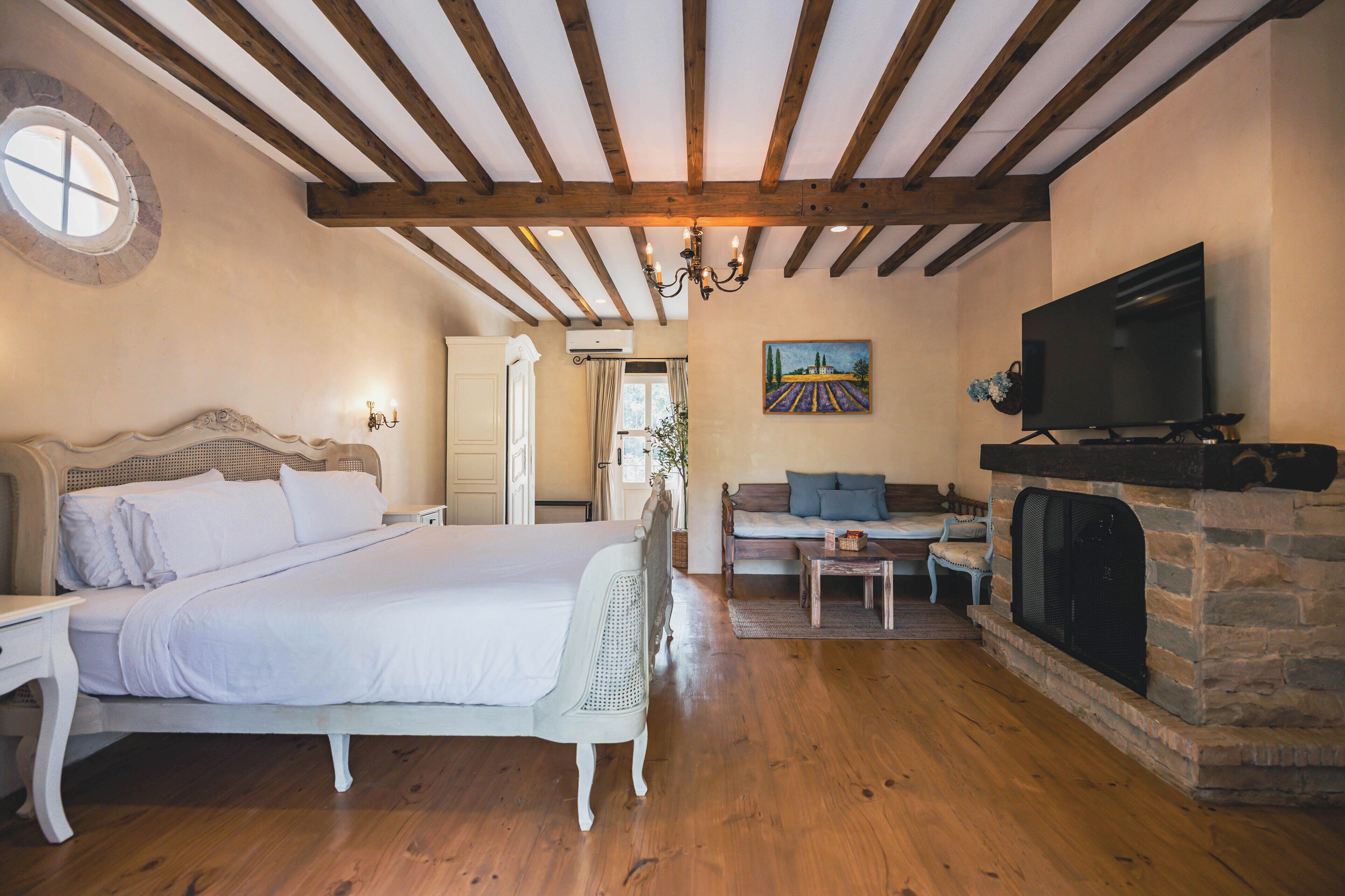 Dome Standard | 迷你吧、房內夾萬、書桌、免費 Wi-Fi