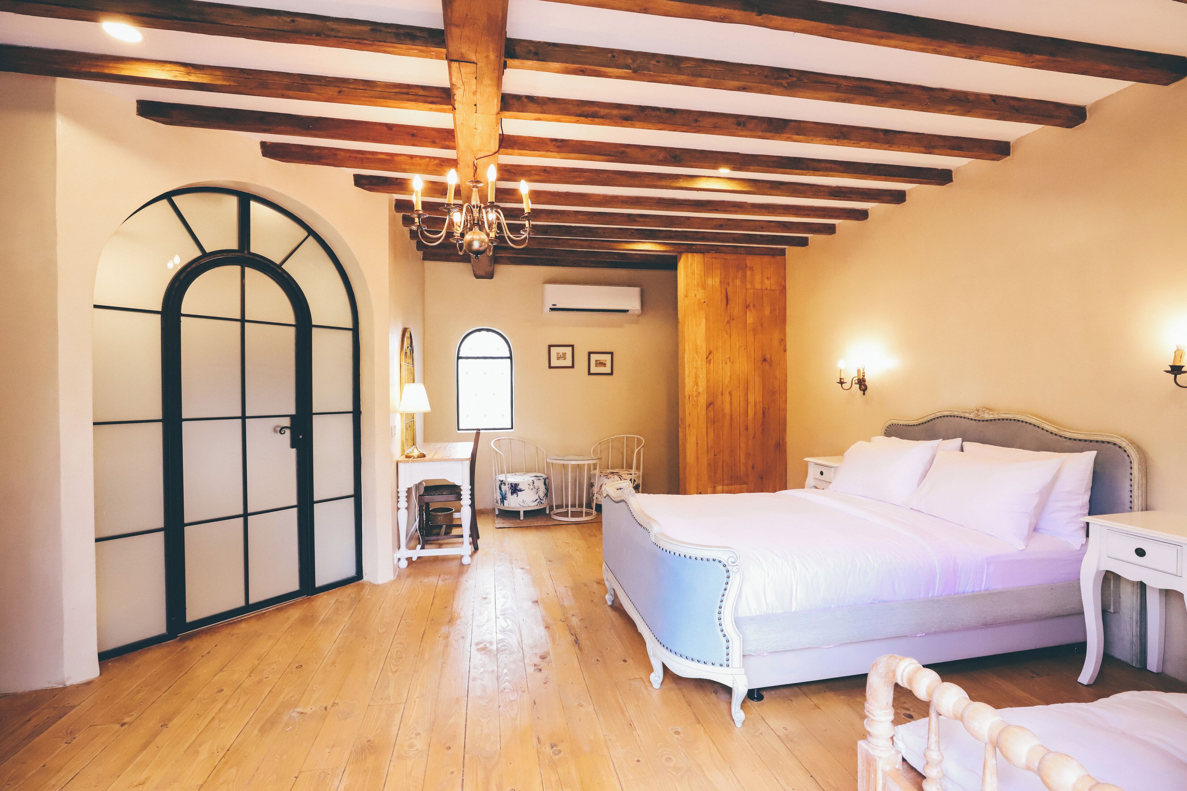 Minibar, caja de seguridad en la habitación, escritorio y wifi gratis 