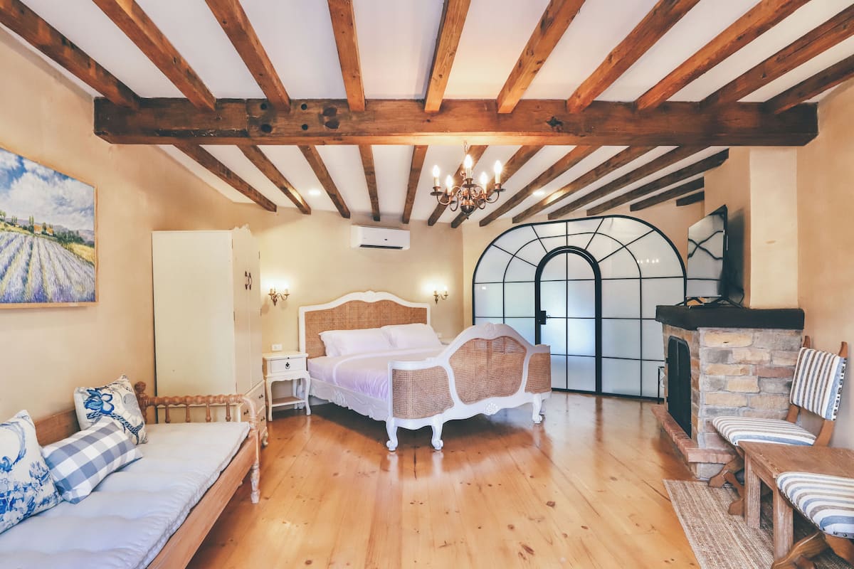 Minibar, caja de seguridad en la habitación, escritorio y wifi gratis