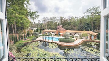 Bistro Standard | Minibar, in-room safe, desk, free WiFi