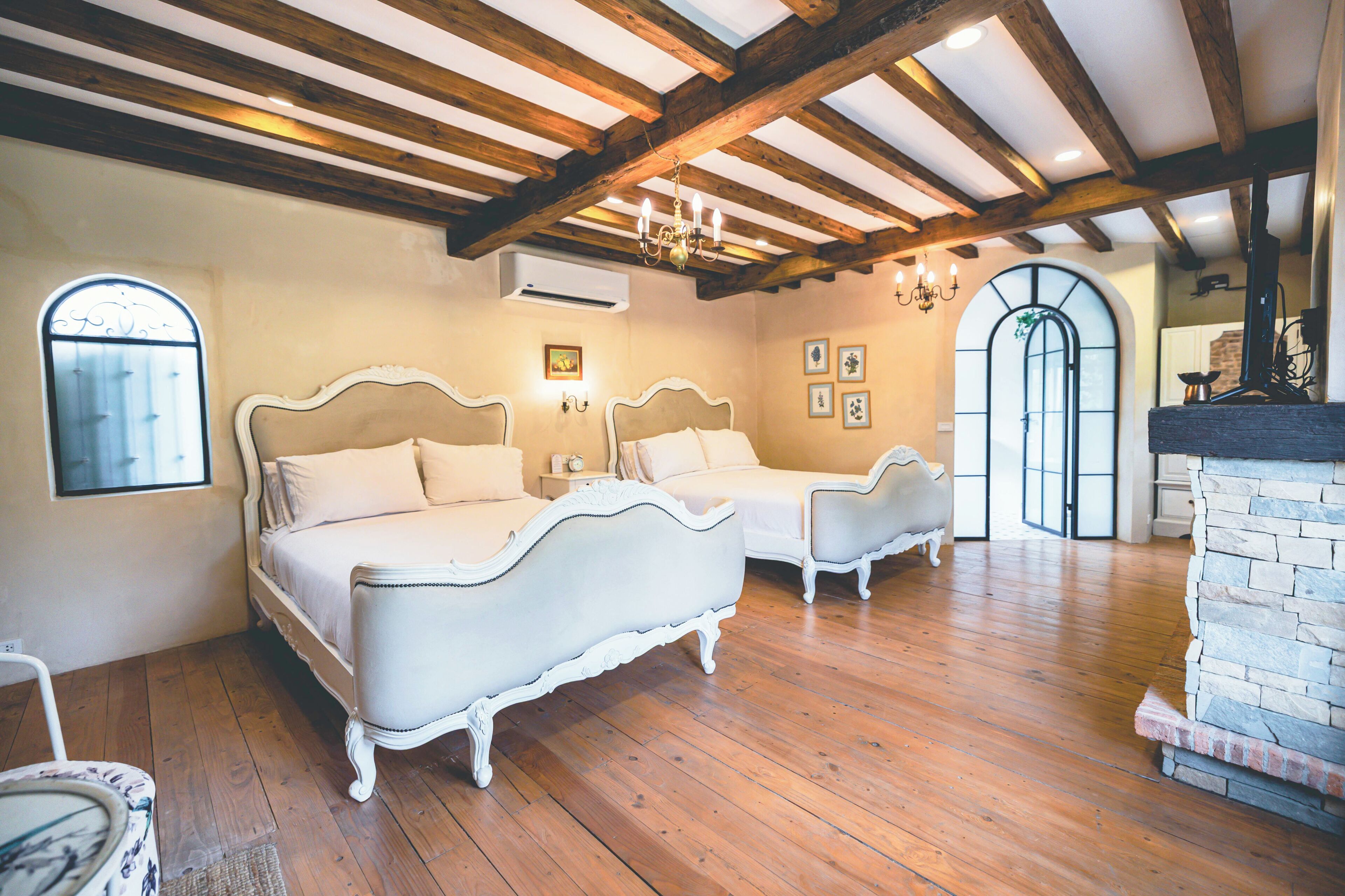 Minibar, caja de seguridad en la habitación, escritorio y wifi gratis 